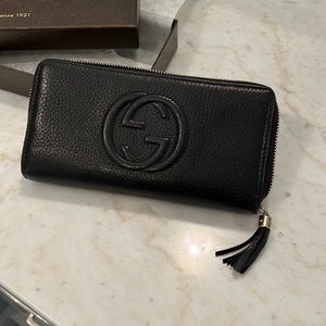 Gucci Soho black leather pebbled wallet